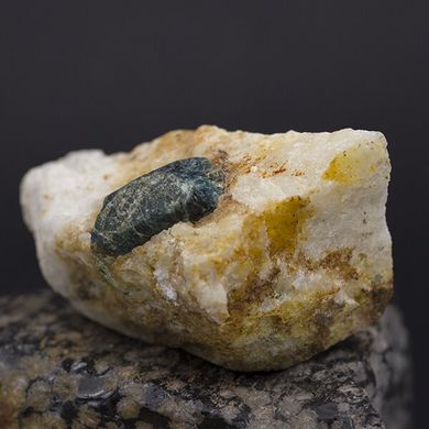 Афганит, кристалл в мраморе 56*33*29мм, 62г. Афганистан