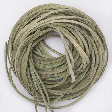 Шнурок кожаный оливково-зеленый, 70см