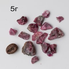 Турмалин тёмно-красный, необработанные фрагменты кристаллов 4-12мм с Мадагаскара уп. 5г