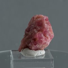 Шпінель рожево-червона 28*18*18мм з Танзанії